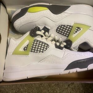 Jordan 4 Retro Kids White and Lemon Twist Sneakers